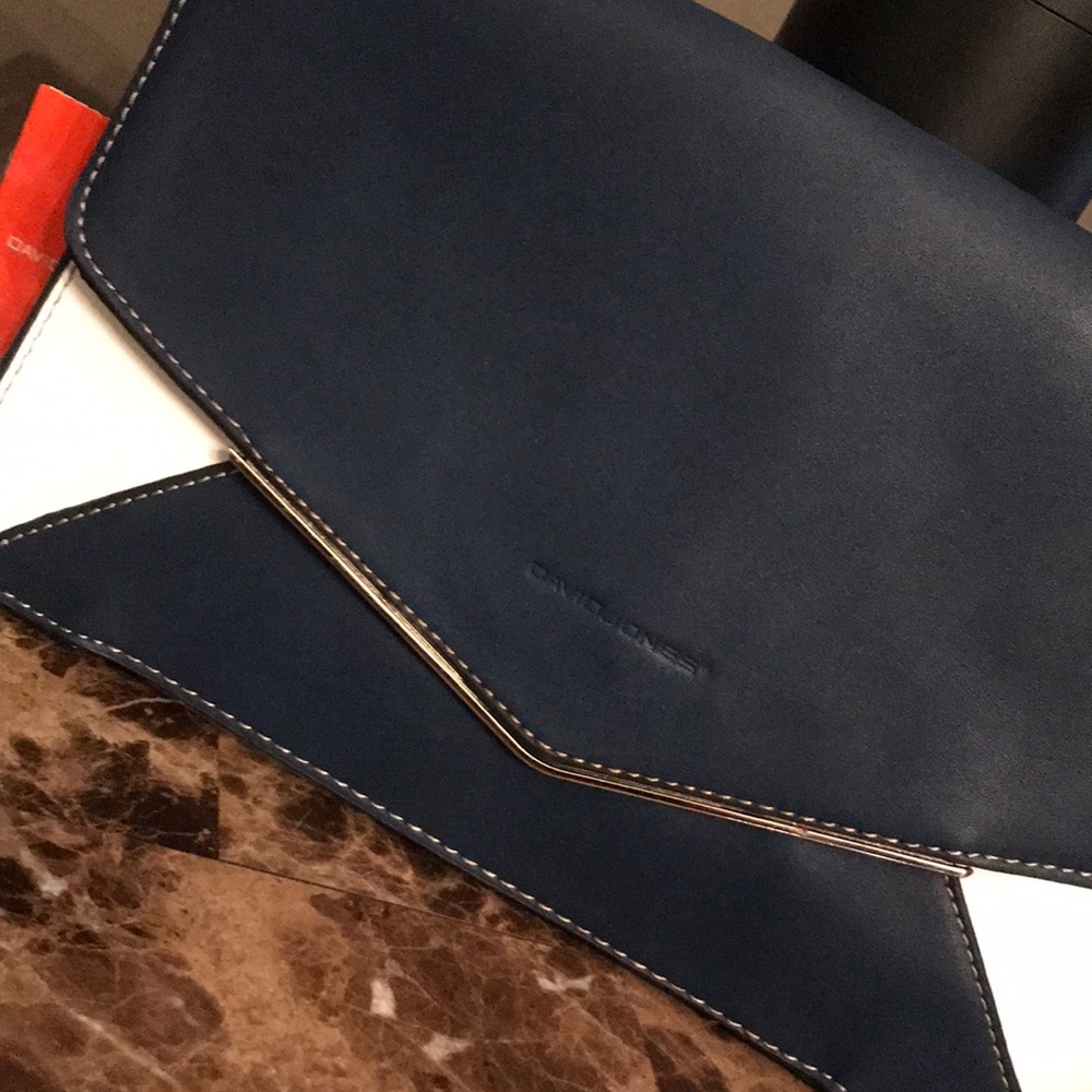 🆕 David Jones crossbody.” - Picture 2 of 6